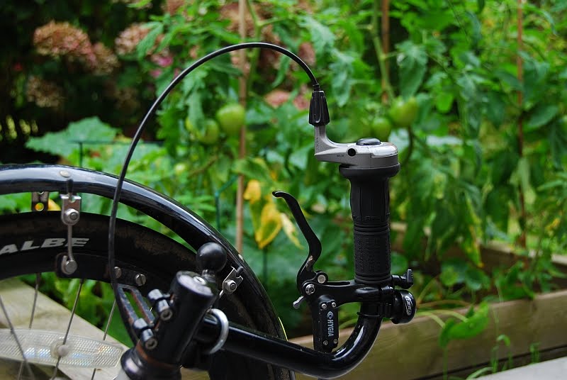 onderweg met de fiets aanpassen, altijd maar aanpassen