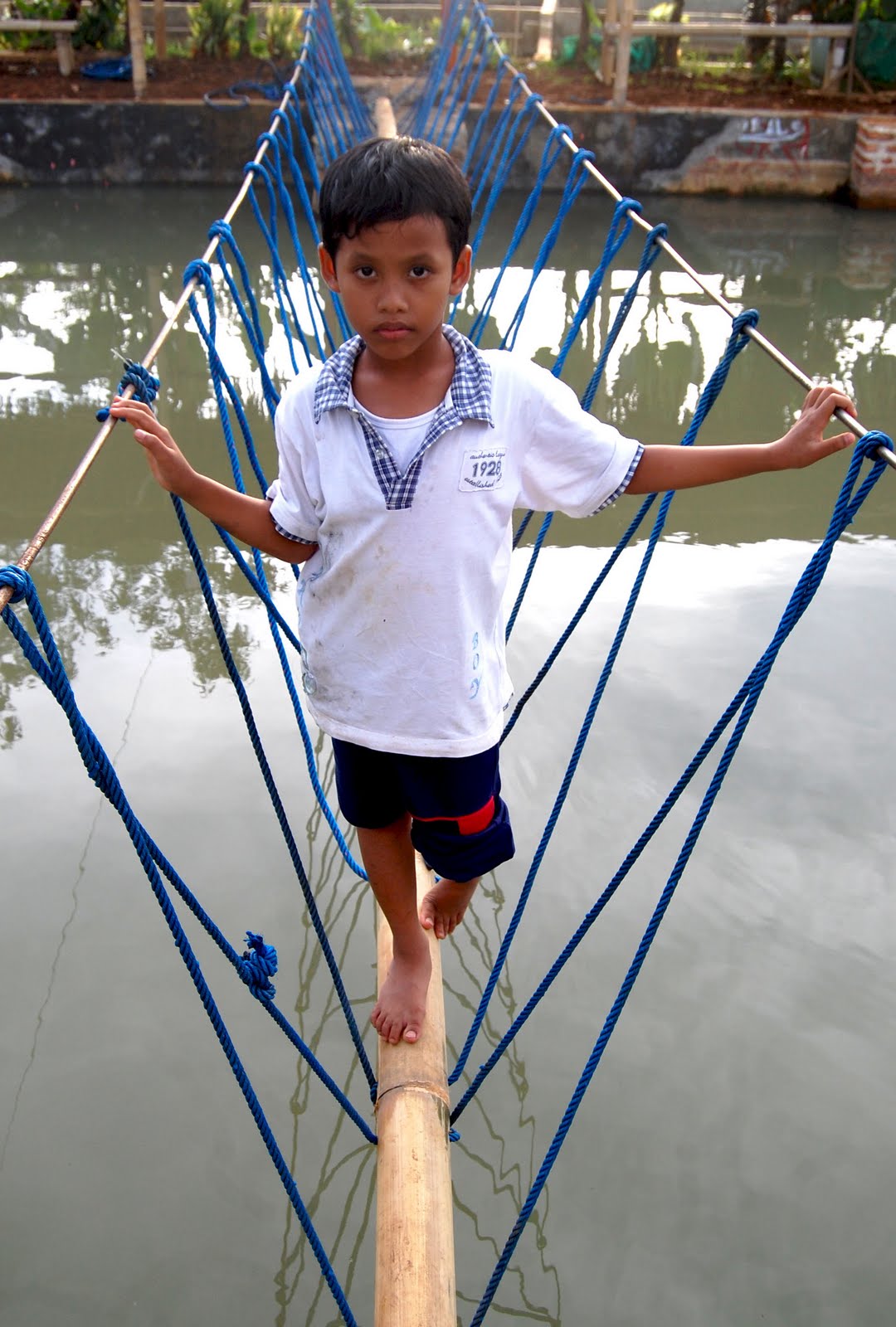 Liburan dan outbound di desa: jembatan gantung