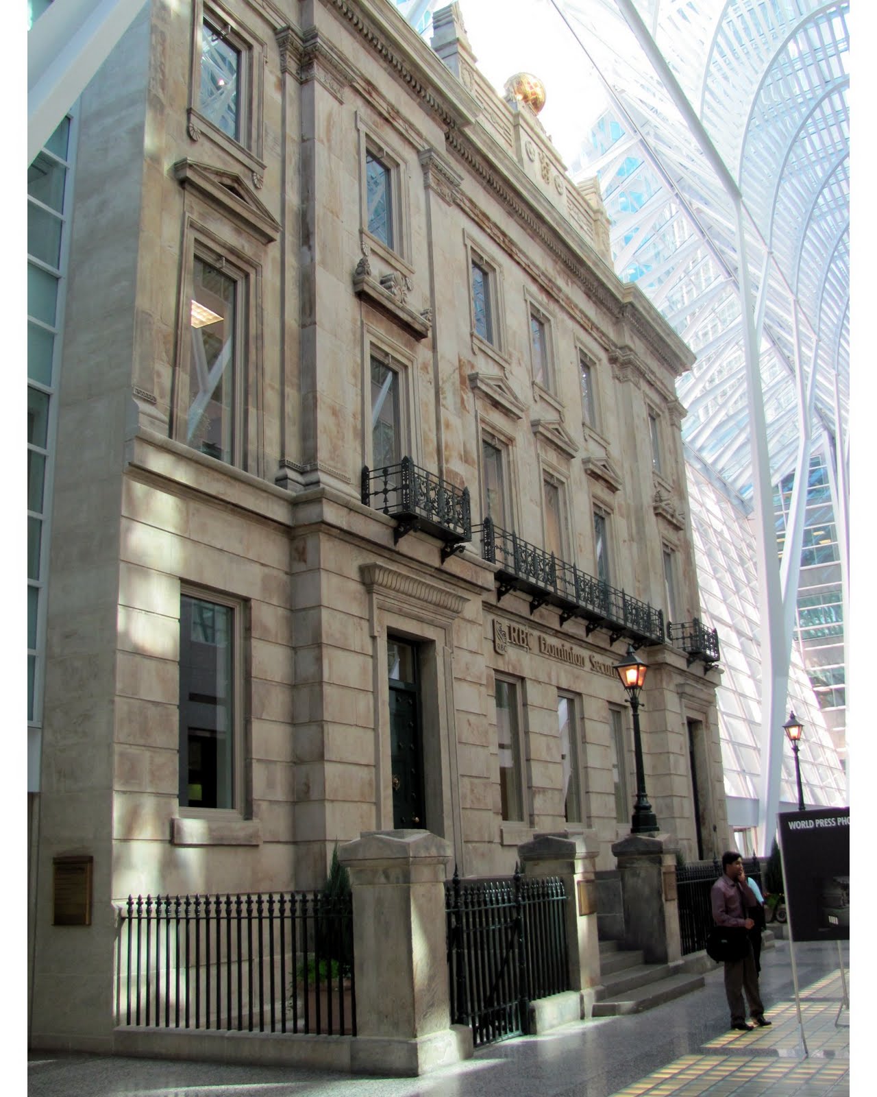 The World of Gord: A Gord's Eye View of Toronto - The Heritage Building
