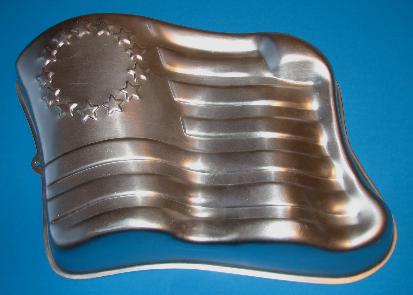 Cookie Cutter Corner (and Cake Pans too!) Wilton Flag Cake Pan for