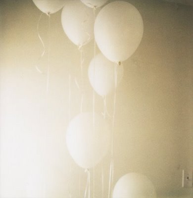 [white+balloons1.jpg]