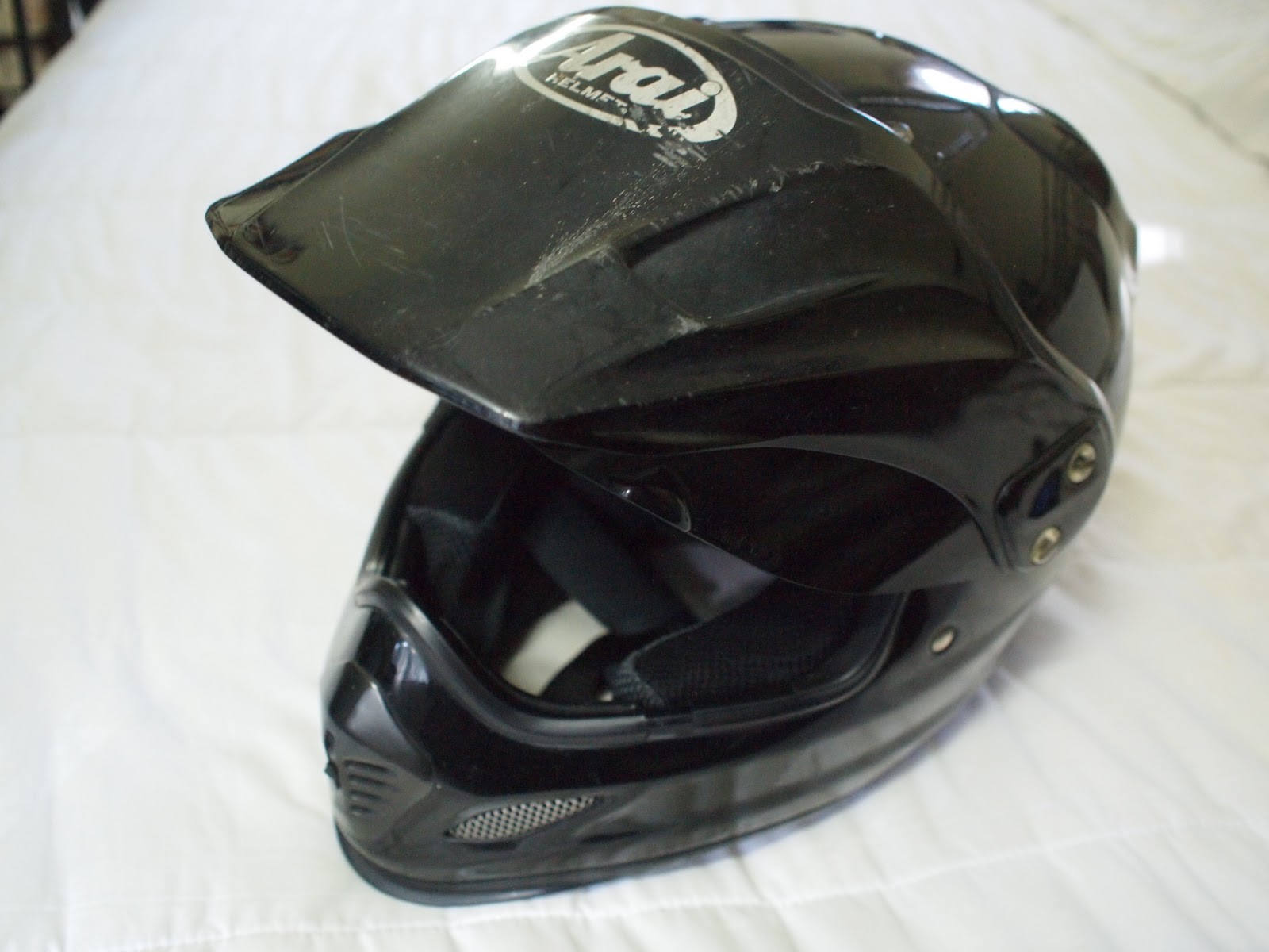 Globe NOMAD Rider... Cleaning Arai's Tour Cross II inner pads