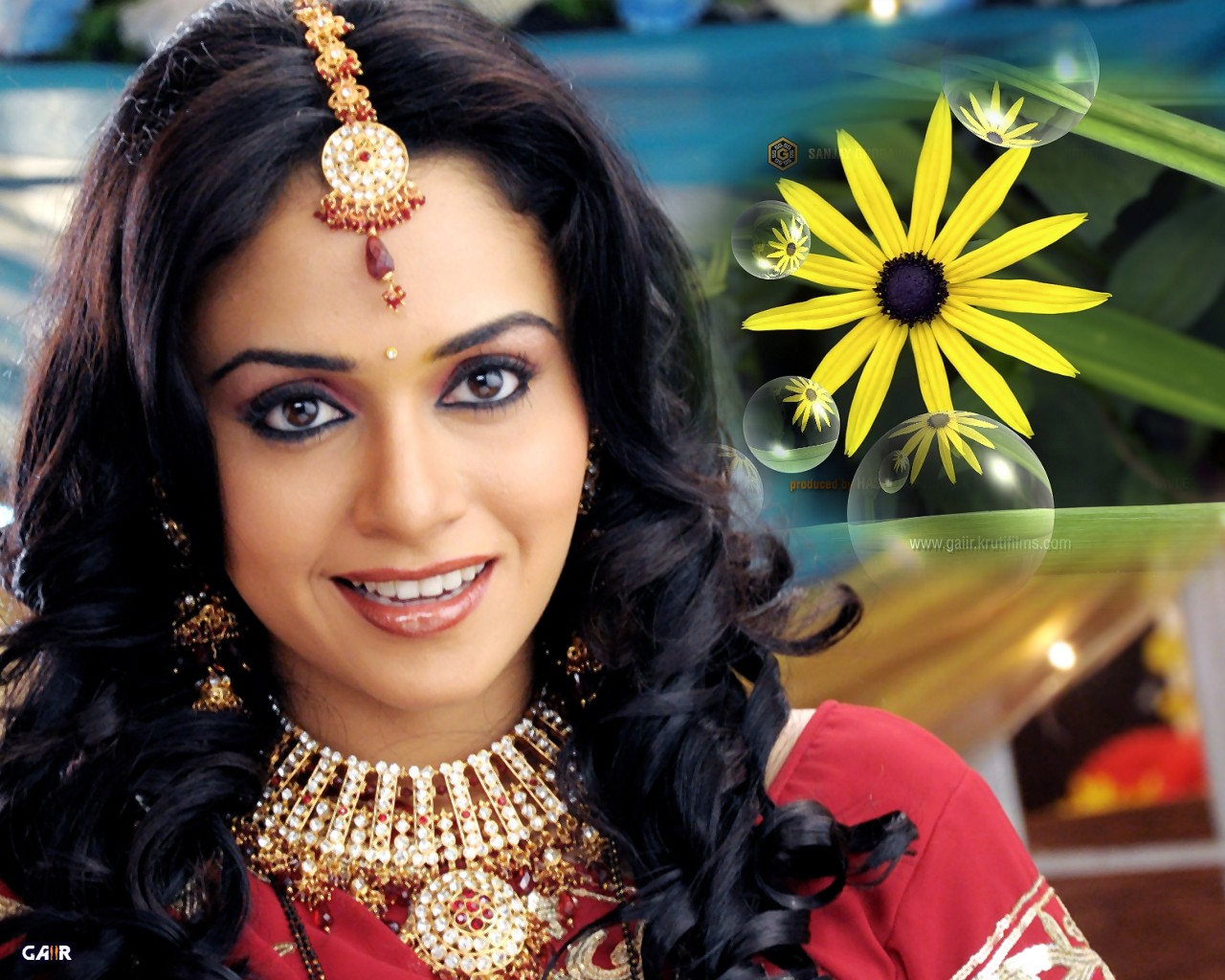 http://2.bp.blogspot.com/_jynCnIdwsk4/S8hK9S6yh_I/AAAAAAAABmE/j34-Hk1GS3Y/s1600/Marathi-actress-wallpapers-002-amruta-khanvilkar.jpg