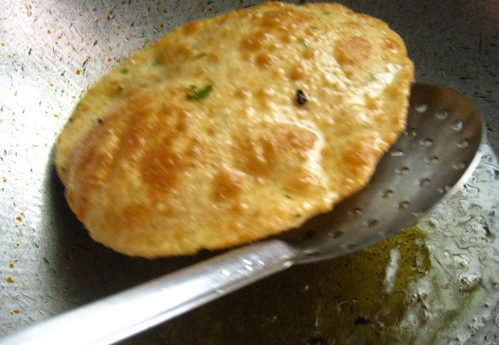  Kachori, Aloo ki Sabji with curd dipped onion rings