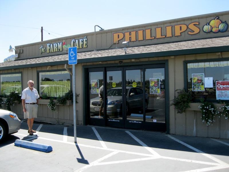 Miles Blog 2010 Aug 18 Phillips Farms