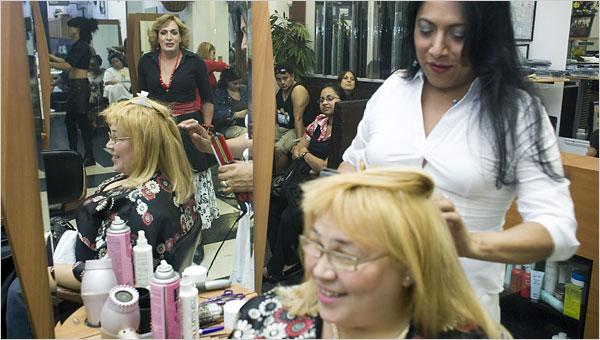 [ts-lupes+salon1.jpg]