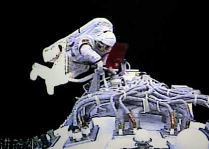 [china-space-walk.jpg]