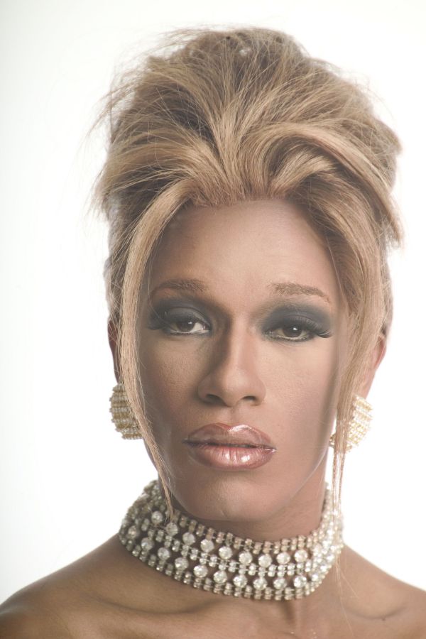 [crossdresser_zoe_portrait.jpg]