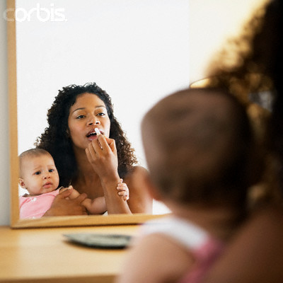 [aa+mother+daughter+makeup.jpg]
