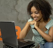 [black+woman+on+computer11.jpg]