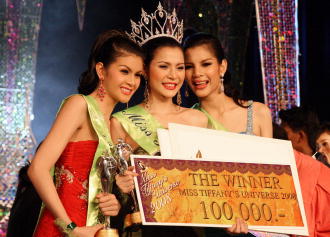 [08miss+tiffany+universe_winerr.jpg]