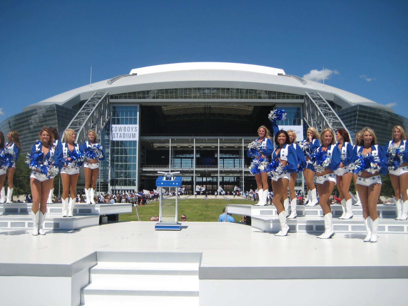 [cowboys+stadium.jpg]