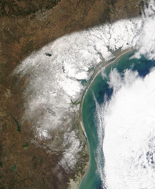 [04+Christmas+TX+snow.jpg]