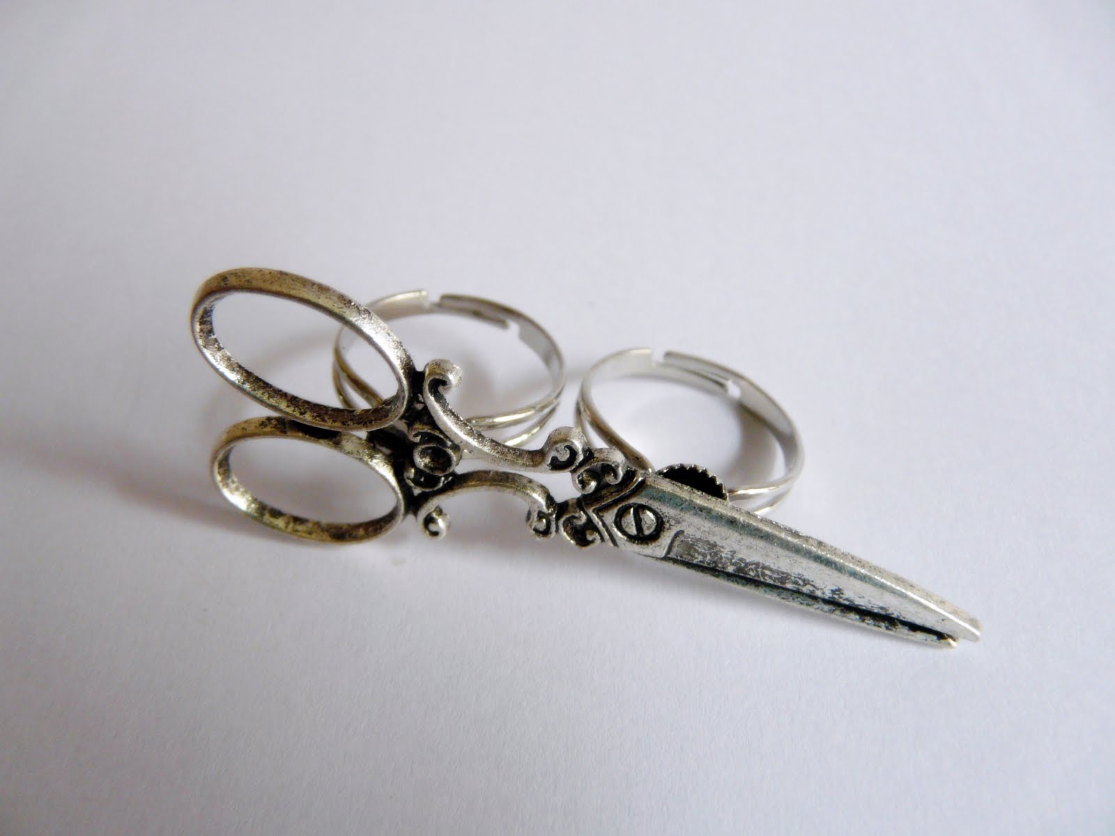 ♥ Treasure Box: Scissors Double Ring