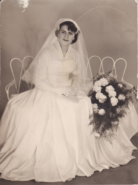 Ginisology: Wedding Wednesday ~ Mom on Her Wedding Day in 1955