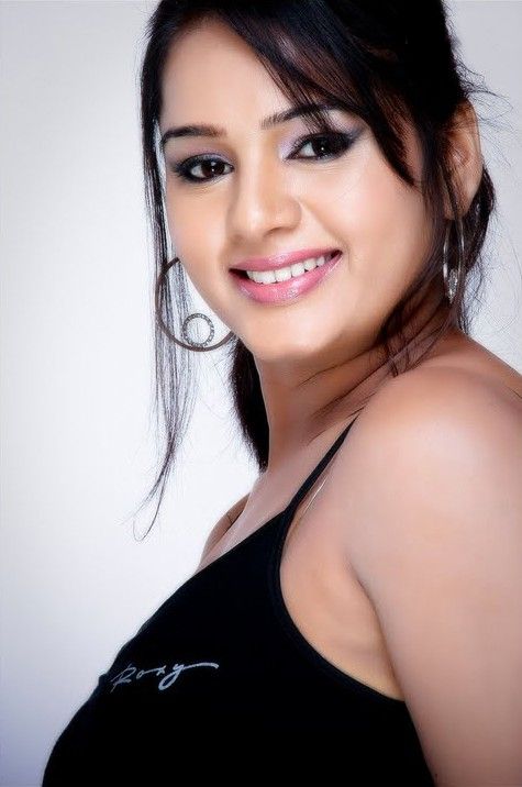 [Actress-Rashmi-latest-stills-pics-photos-06.jpg]