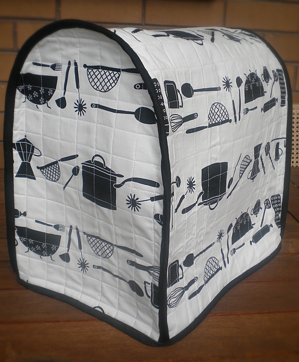 DIY KitchenAid Mixer Cover Free Sewing Pattern