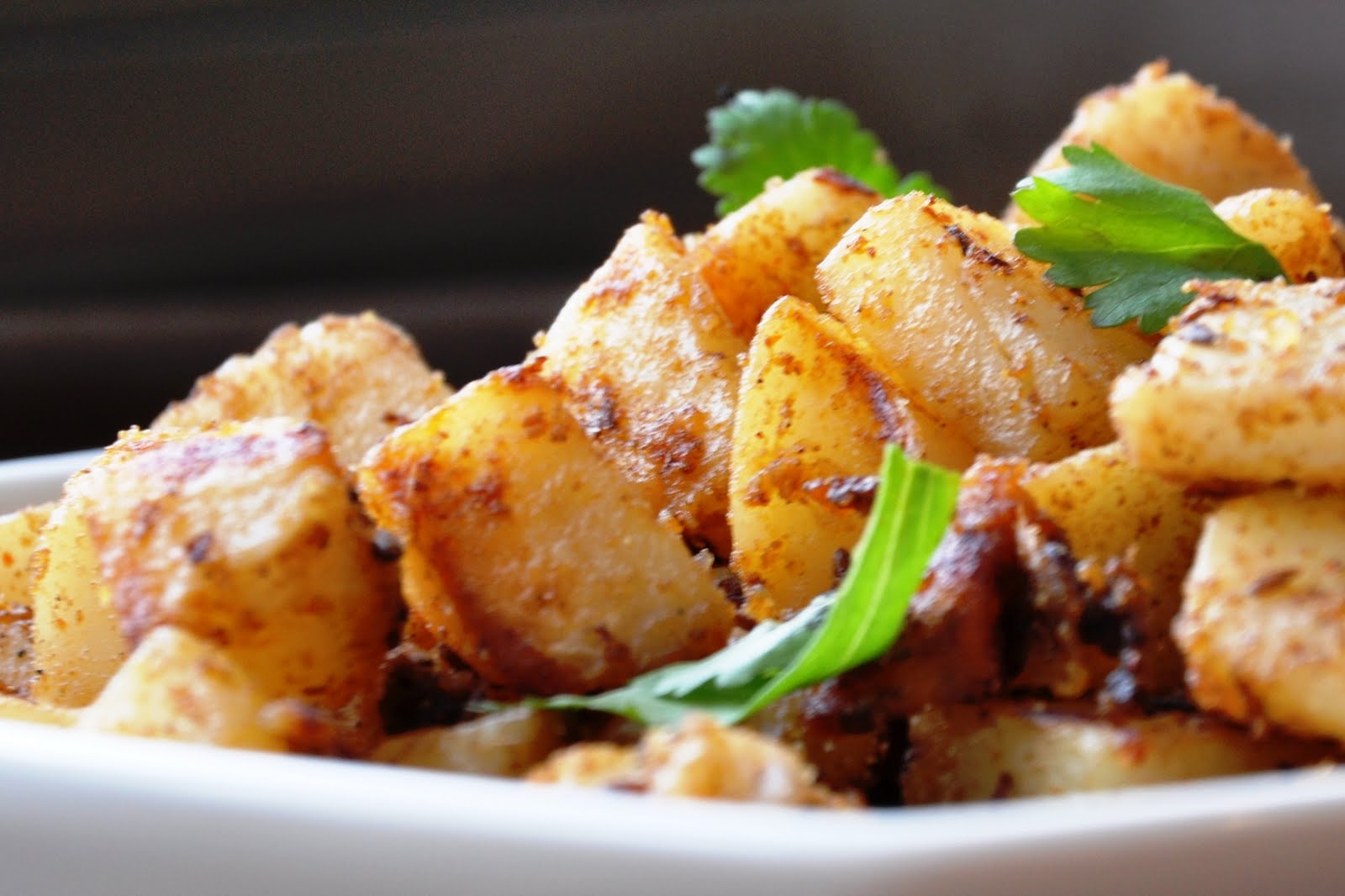 Jeera Aloo | Potatoes sauteed in Cumin Seeds and Spices (vegan, gluten ...
