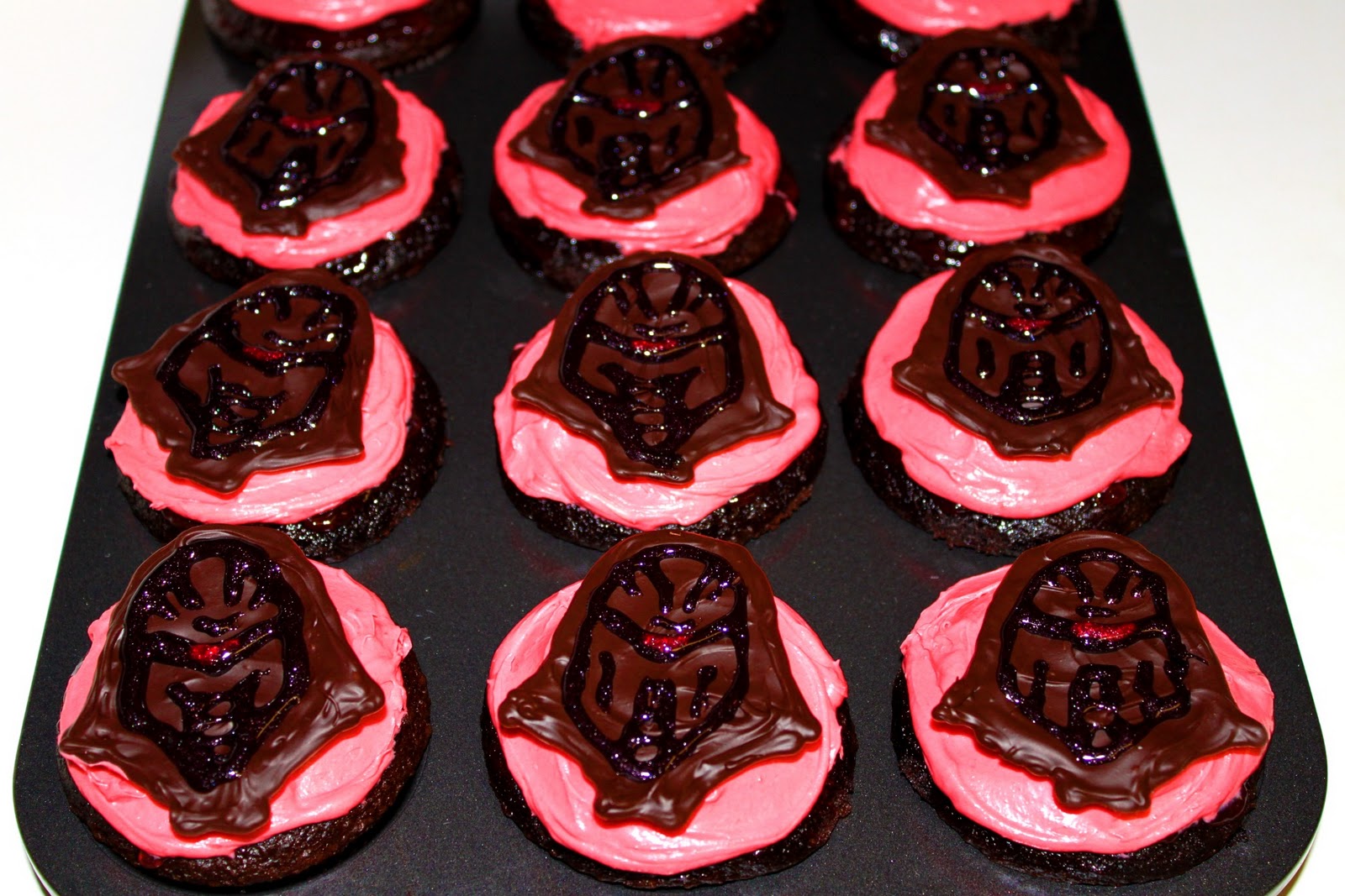 Clutzy Cooking Bleeding Cylon Cupcakes