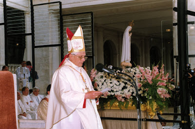 http://2.bp.blogspot.com/_kTmUB-yOTbg/STxQT7wsAvI/AAAAAAAAAPk/pgWGGCdy660/s400/cardeal+ratzinger+em+f%C3%A1tima.jpg