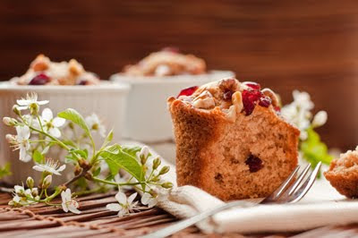 Мъфини с диви череши и орехи