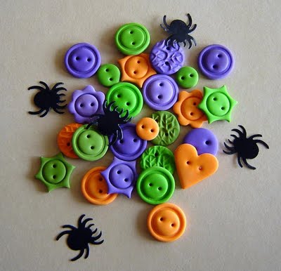 [halloween+fimo+buttons.jpg]