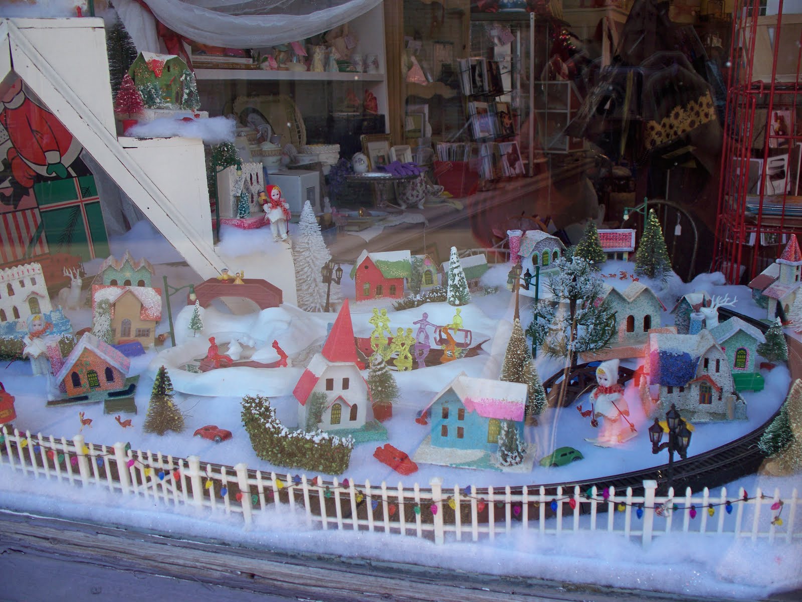 All That's Vintage Holiday window displays
