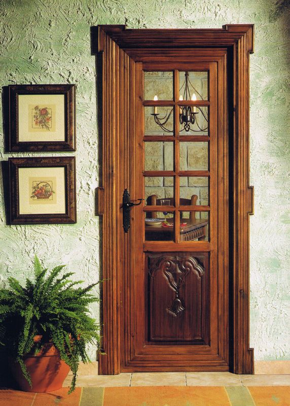 ebanist: Puertas paneladas con vidrio repartido