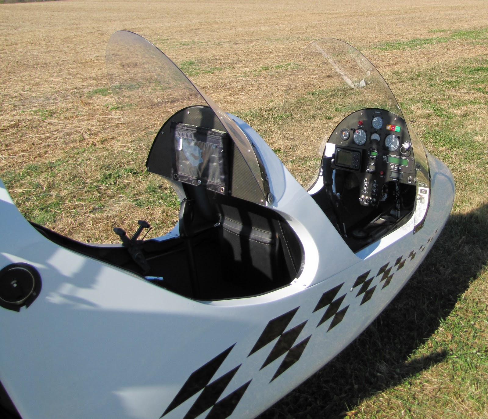 The Aero Experience Flying Dutchman Airport in Belleville, IL Holds FlyIn