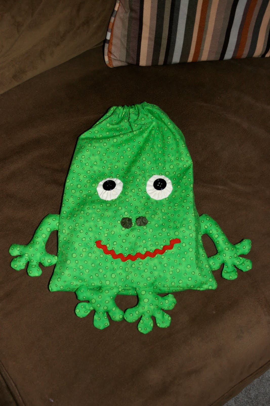 All Snug As A Bug: Frog Bag