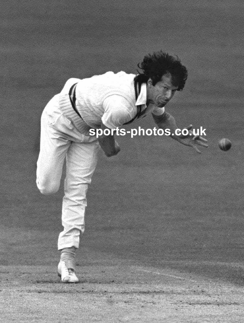 Pakistani Cricket Players: IMRAN KHAN