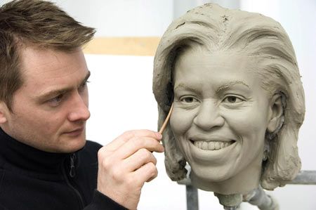 [Michelle+Obama+wax+Statue1.jpg]