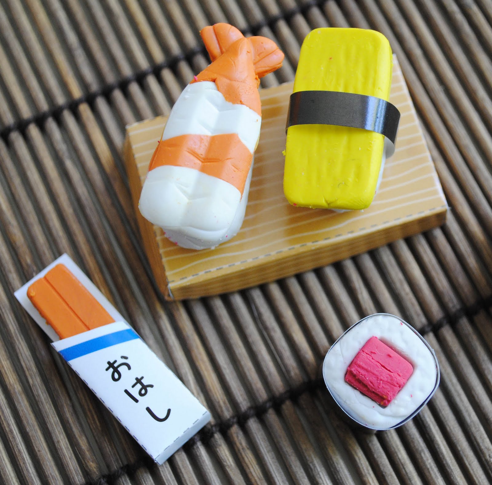 zakka life: Craft Project: Sushi Erasers