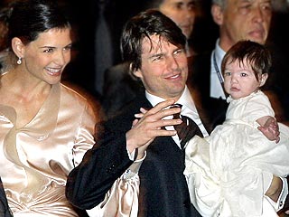 Studio 128 Post Pregnancy Hair Loss The Entire Holmes Cruise Family Sported Short Dos At Thier 06 Wedding Check Out Katie S Baby Bangs New Growth Where Telogen Occurred
