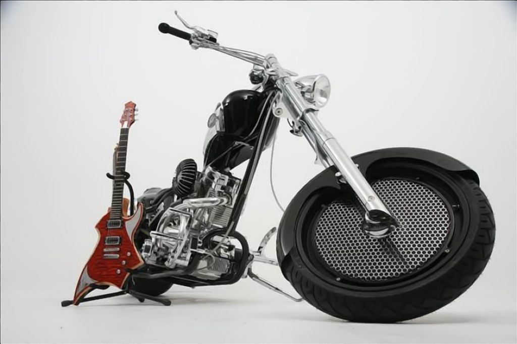Музыка для мото. Чоппер и гитара. Мотоцикл чоппер и гитара. Рок мотоцикл. Рокерские байкерские мотоциклы чопперы.