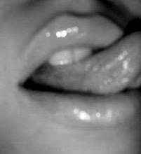 _Minha língua digita Te amo.No teclado em braile da tua boca_