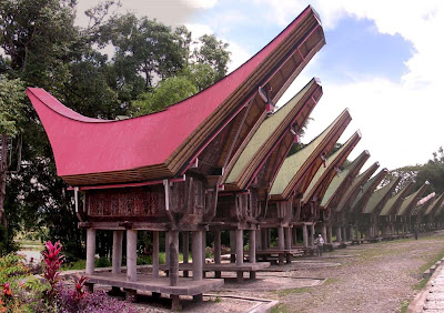 Rumah Adat Tongkonan Tana Toraja