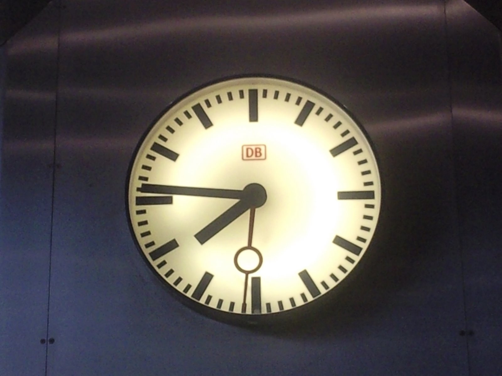 [Frankfurt+clock.jpg]