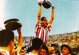 Piru con la Copa de 1958