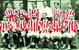 Foto histórica de uno de los equipos-tipo de la temporada 1909-10