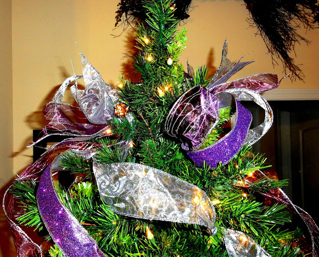 Cheri Quite Contrary: How to Use Ribbon to Decorate Your Christmas Tree