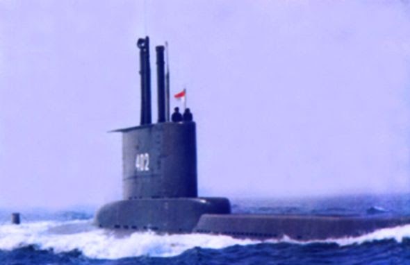 Monochrome Pandeglang: Salah Satu Kapal Selam Indonesia