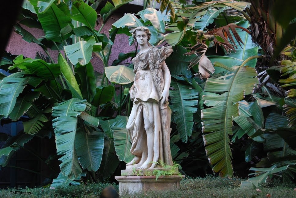 CMPDisney's Photo of the Day Statue in Tower of Terror garden at