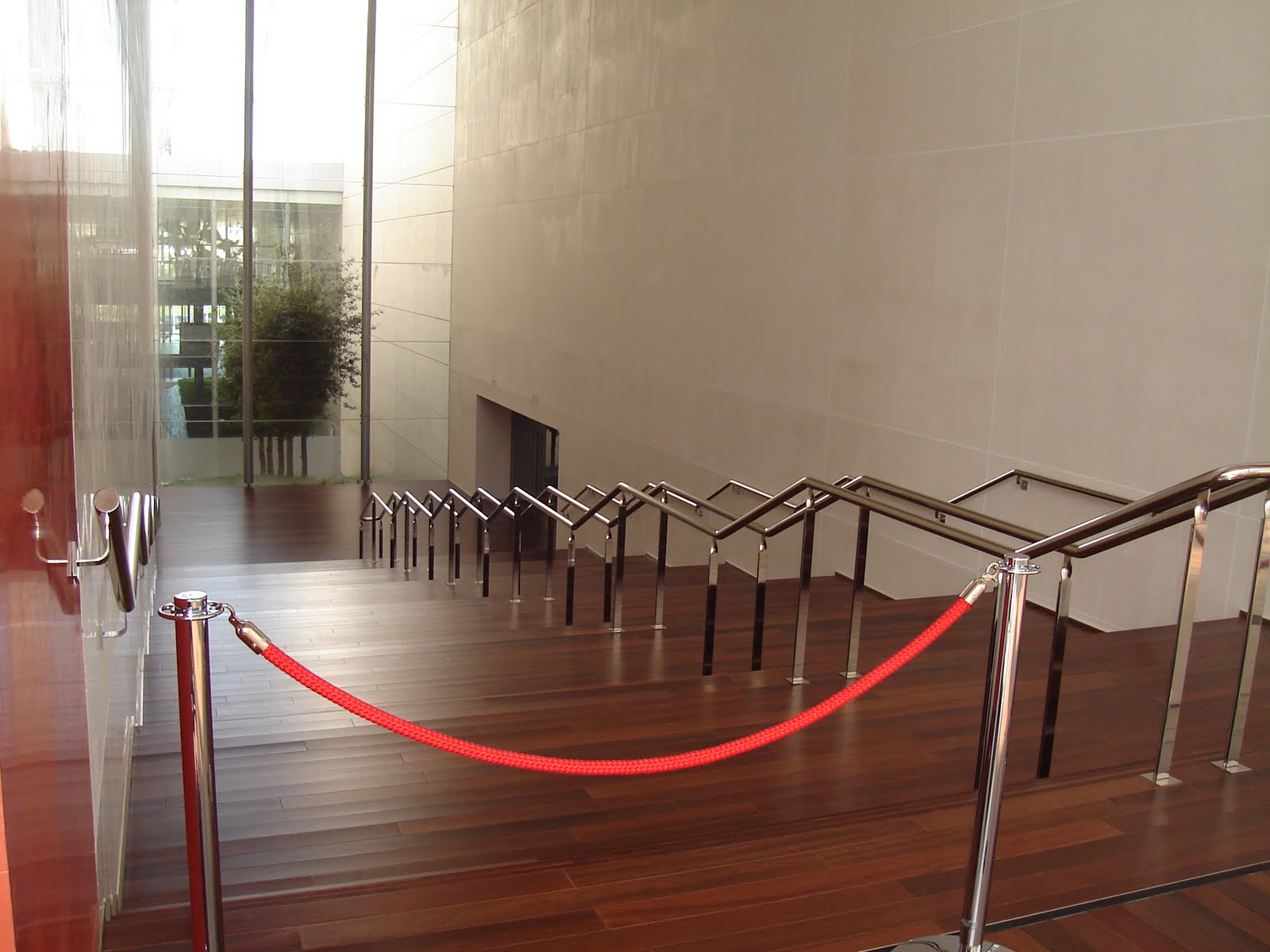 [Centro+Cultural+Miguel+Delibes.JPG]