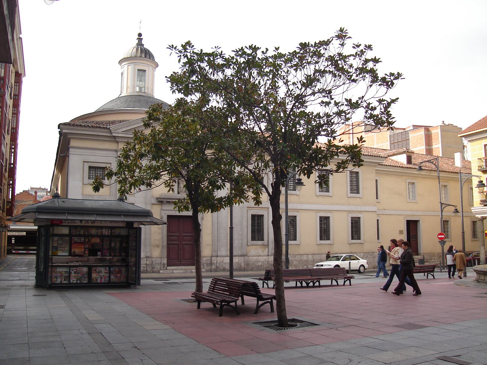 [Plaza+de+Santa+Ana.JPG]