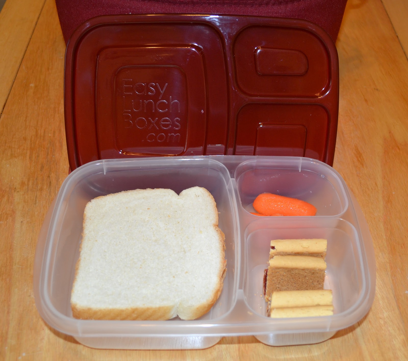 Susie B. Homemaker Enjoy a Waste Free Lunch with EasyLunchboxes