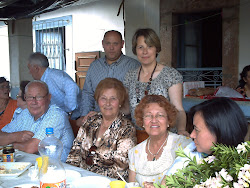 ARROPADOS POR SU FAMILIA Y AMIGOS