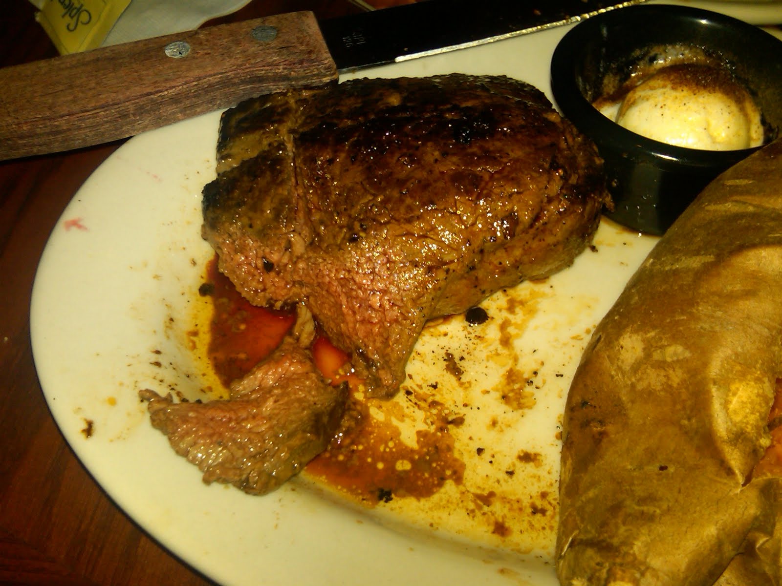 COLUMBIA'S LUNCH REVIEW Longhorn Steak House 902 Gervais Street