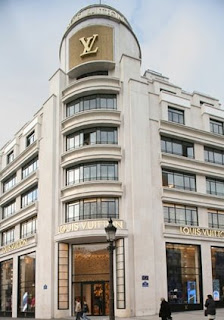 Jade De Thorpe: Louis Vuitton Store