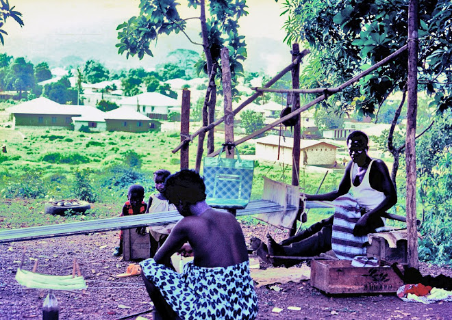 Fula weaver - Dama Rd in Kenema